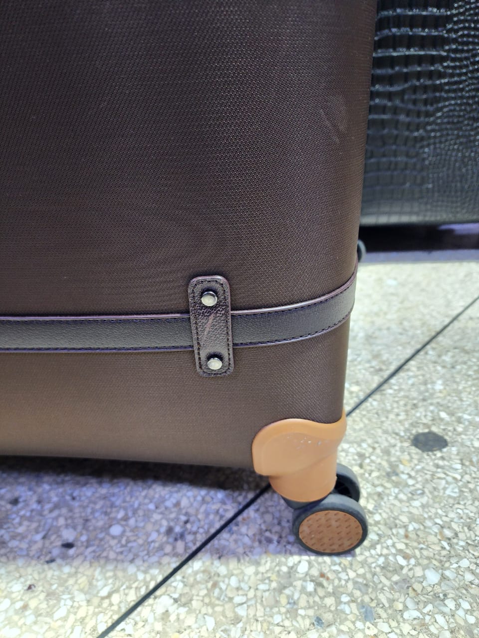 Ensemble de Bagages Luxe "Édition Vintage" – Set de 5 Pièces (3 Valises + 2 Sac)