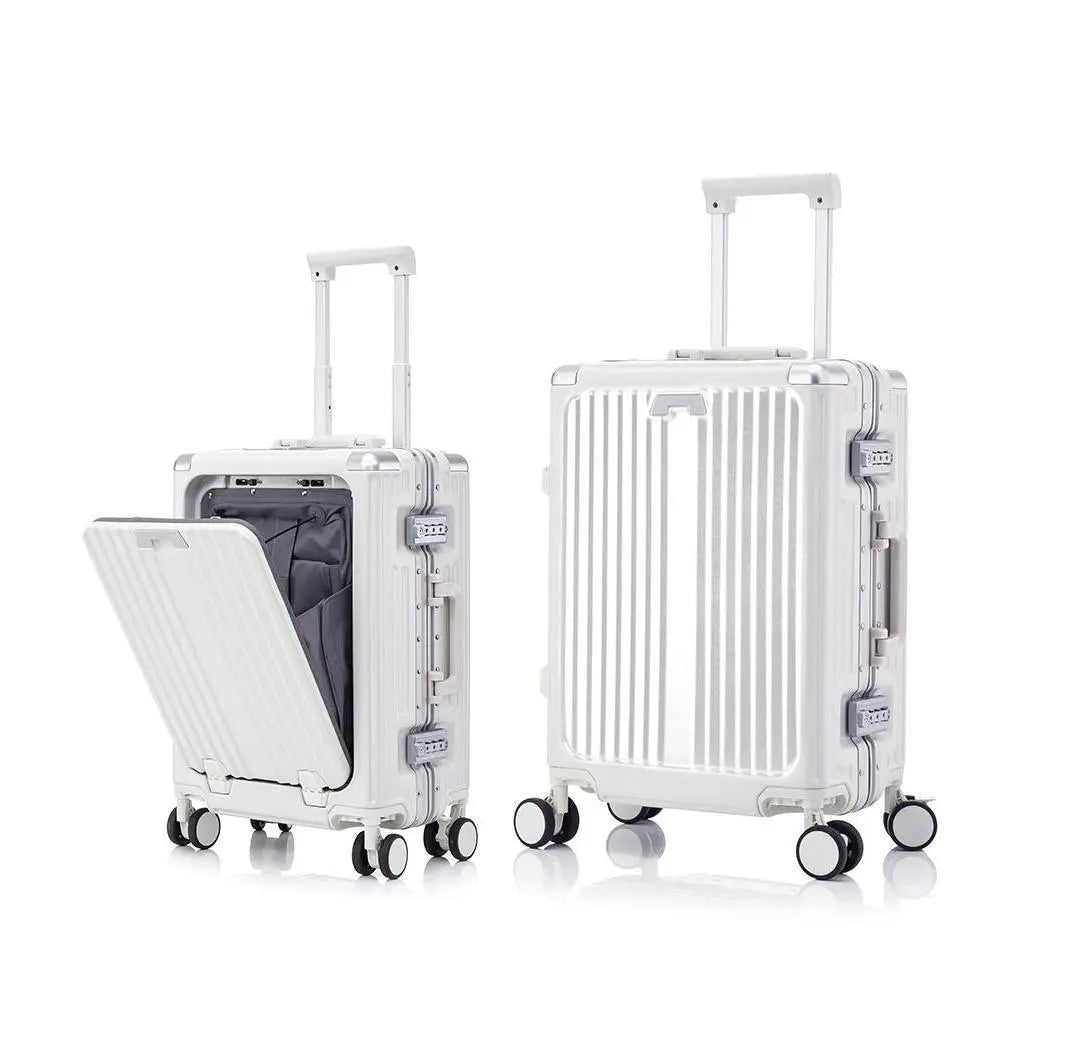 Intérieur compartimenté d’une valise de voyage rigide
