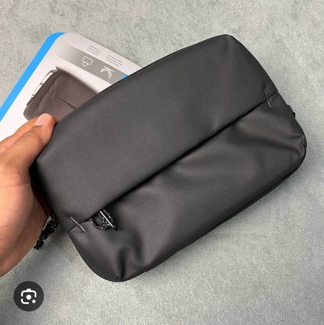 HP Tech Bag noir avec détails réfléchissants pour accessoires de bureau ou voyage