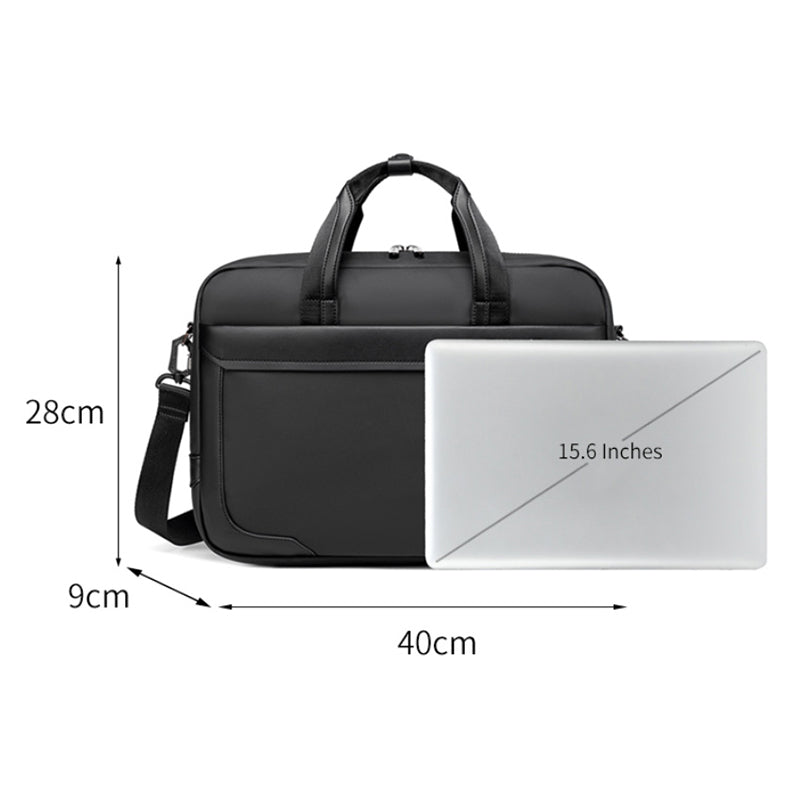 Poche frontale zippée pratique pour accessoires et documents