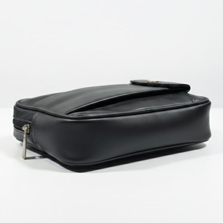 Sacoche homme élégante en cuir véritable noir avec dragonne