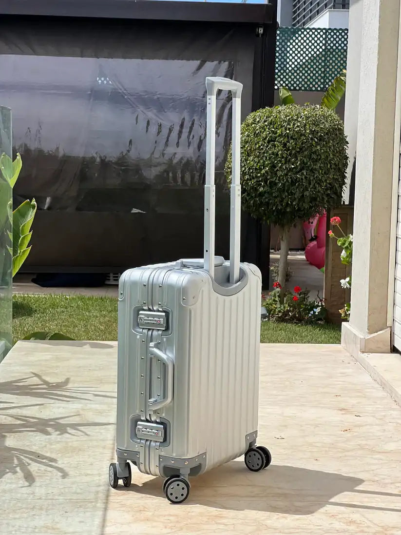 Valise Cabine Aluminium Anodisé - Design Innovant et Original