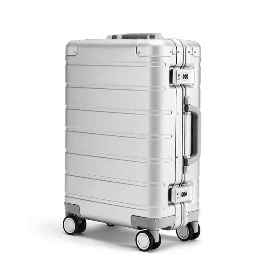 Valise de cabine en aluminium vue de face – légère, robuste et antichoc