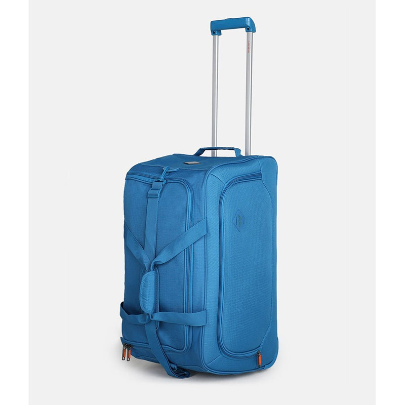 Valise souple à roulettes bleue taille cabine 52 cm sur fond blanc